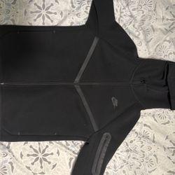 Black Nike tech XL in kids