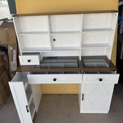 Vanity Desk White Modern with  4 Storage Drawers,usb charger, glass on top very elegant , BRAND NEW , Dimensions W 47" x H 53,5 , D 16”already assembl
