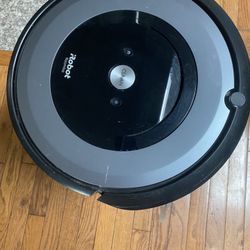 Roomba Cleaning Robot