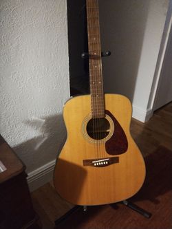 Yamaha acoustic guitar