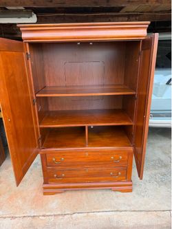 Tv cabinet with drawers