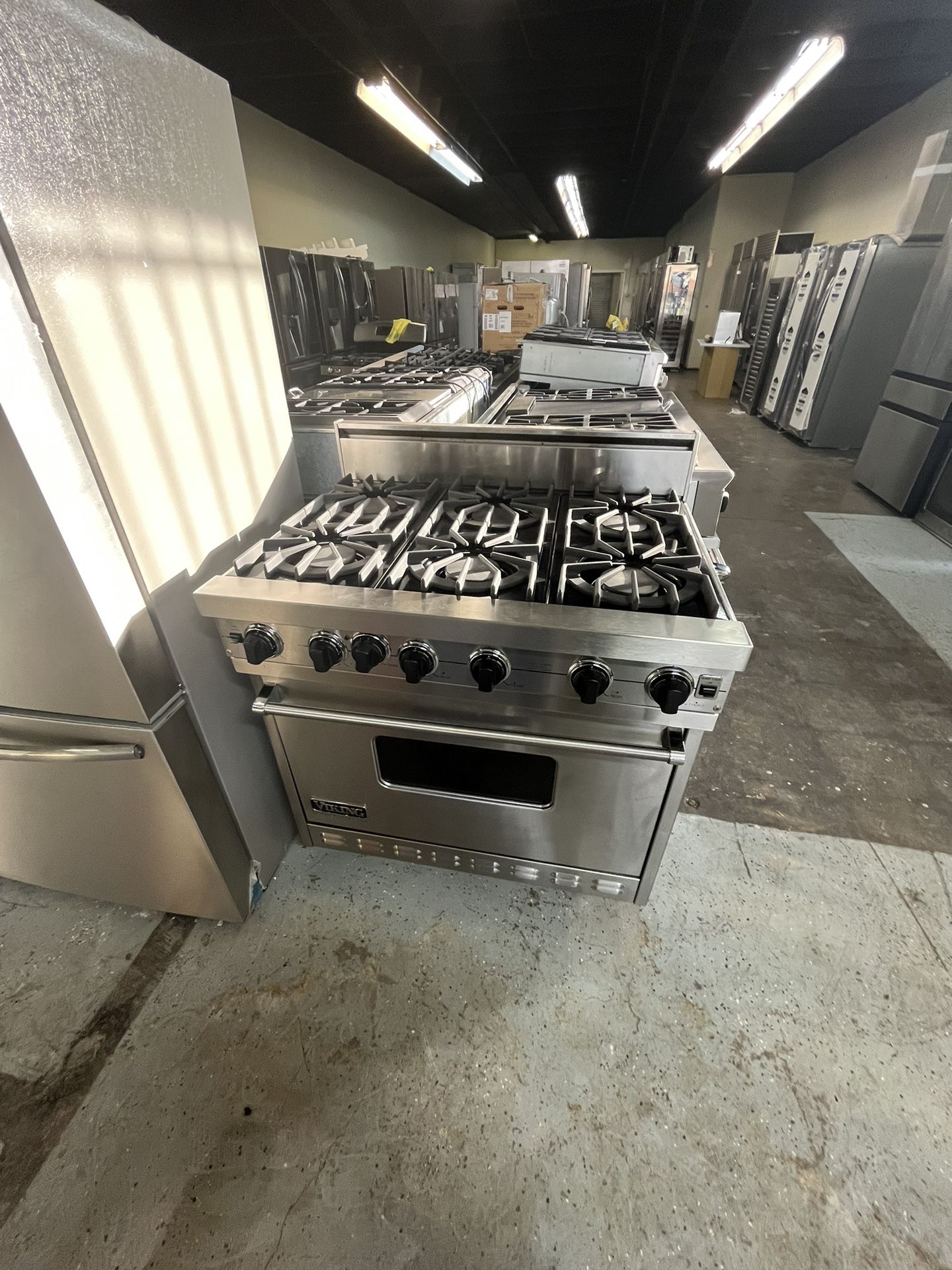 VIKING GAS STOVE 36 WIDTH