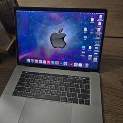 Macbook Pro (2018)