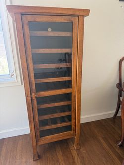 Wine cabinet