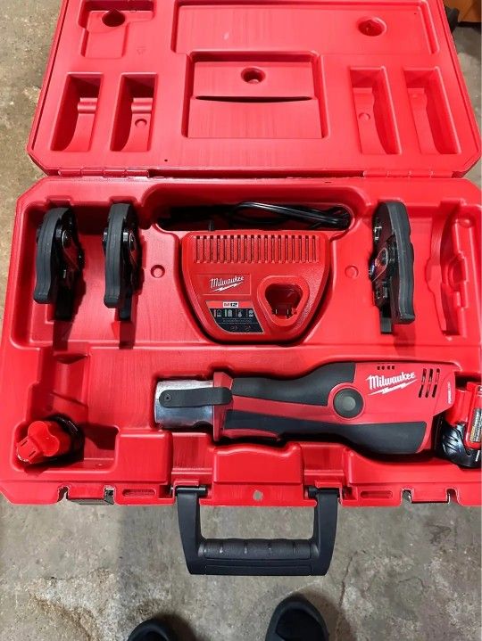Milwaukee M12 Pro Press
