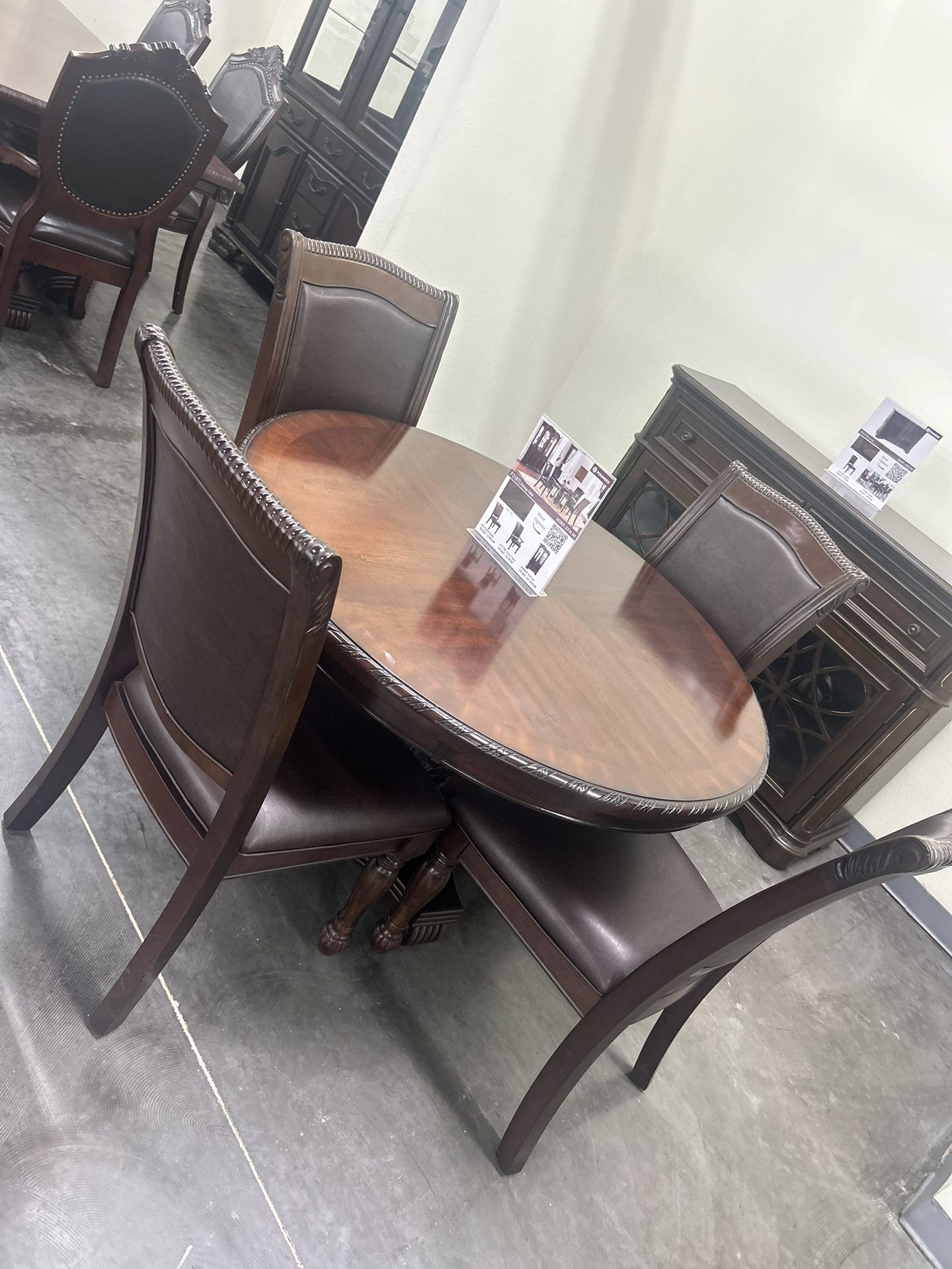 Beautiful Wooden Dining Table Set 4 Chairs