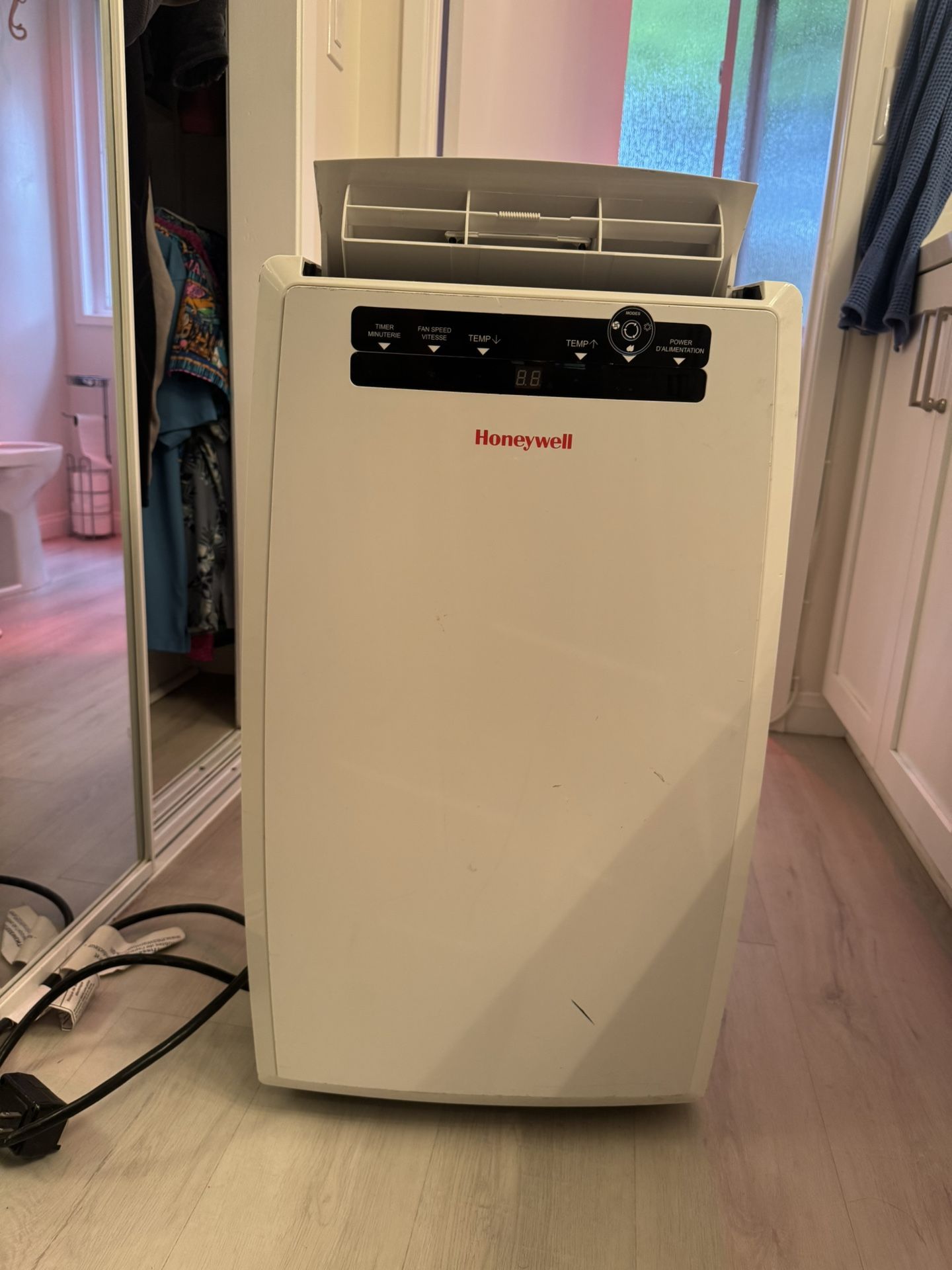 Portable A/C Unit 12,000 BTU Honeywell
