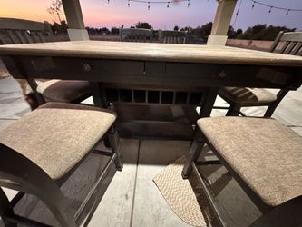 Dining Table (6seats)