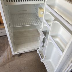 Mini Fridge For Garage 