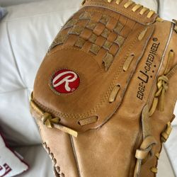 Vintage 1990 Rawlings Ryan Baseball Glove