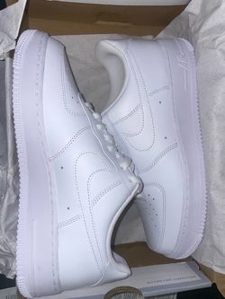 White Nike Air Force 1