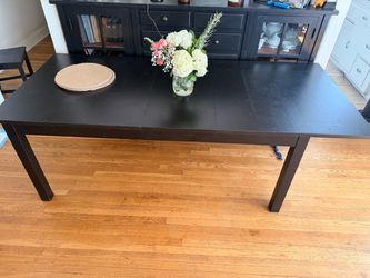 IKEA Extendable Dining Table w/6 Chairs