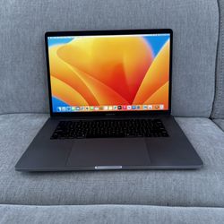 MacBook Pr 15” Touch Bar 6core i7 16gb Ram 500, Brand new Battery 