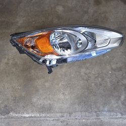 Ford C MAX 2013 - 20176 HEADLAMP ASSEMBLY OEM