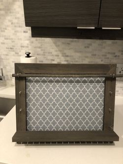 Jewelery stand new can be mounted on wall