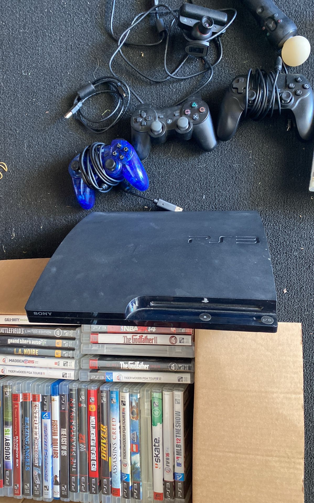 PLAYSTATION PS3 console + Games (a lot) + Extra Controller 