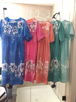 8 Muumuus - Anthony Richards size M & XL