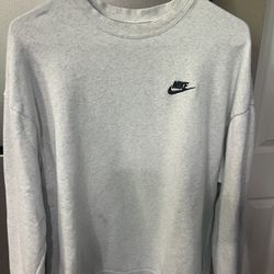 2 Great Condition Women’s Size Medium Nike Pullovers 