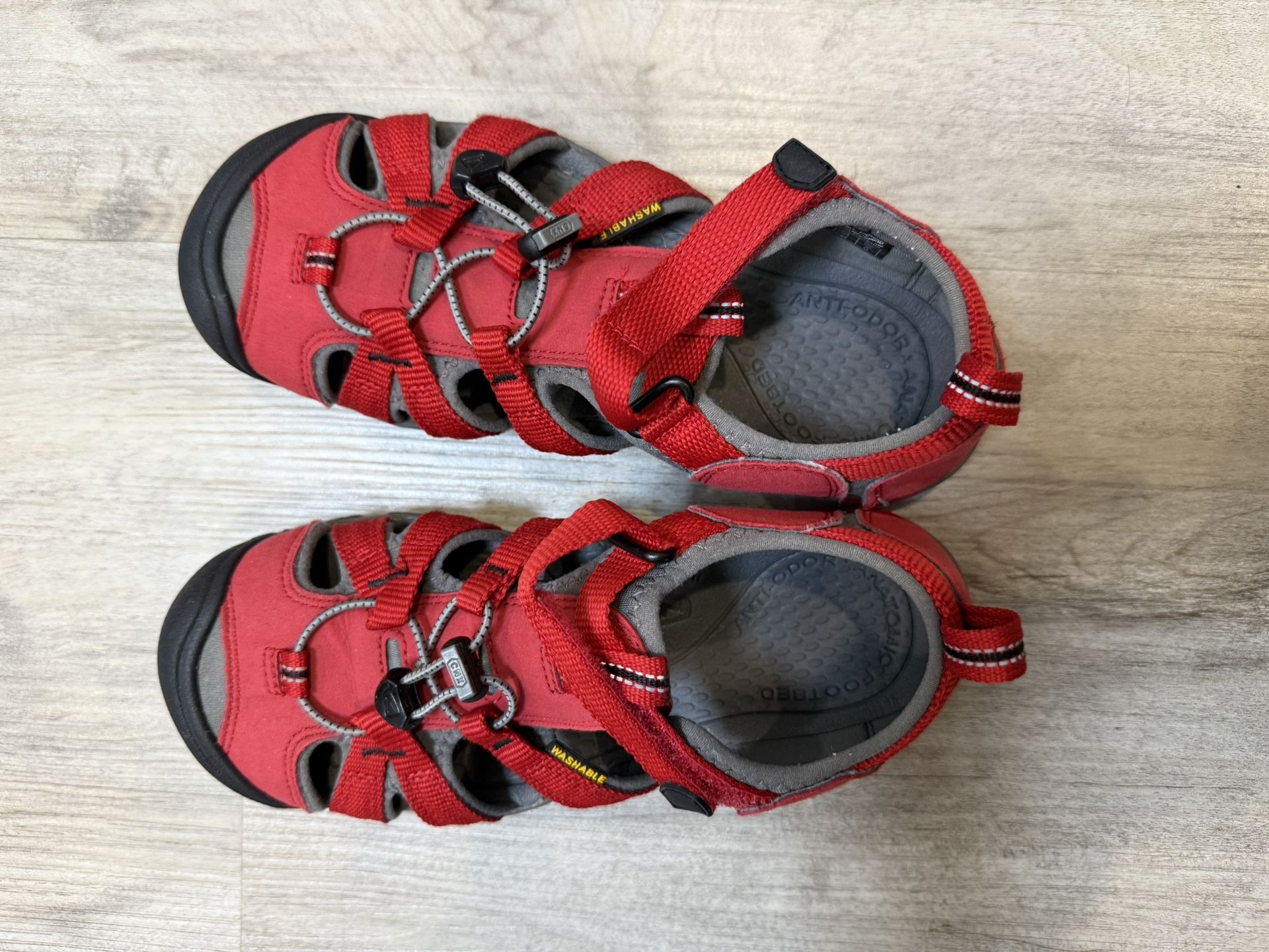 Keen Sandals Size 4
