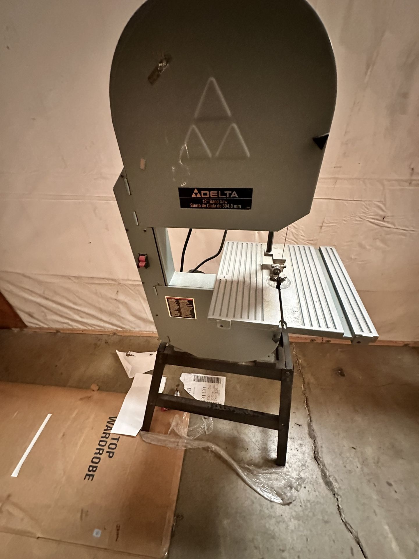 Used Delta Ban Saw model, 28 190