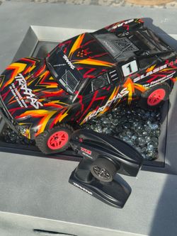 Traxxas slash 4 x 4