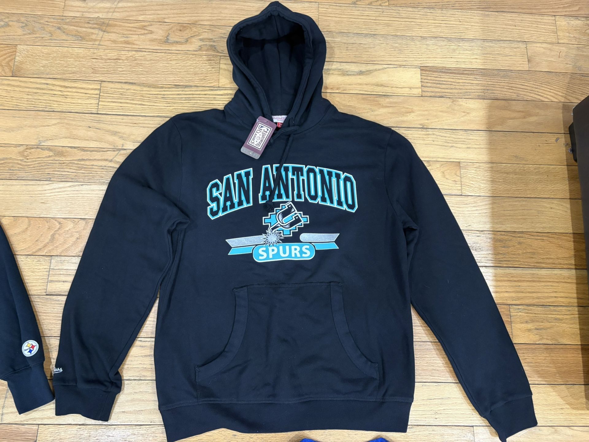Brand New NBA Spurs Sweater Hoodie Large Adidas Jacket Vest Jordans Nike Yankees Mets Knicks Bike Scooter Weights Carhartt Patagonia