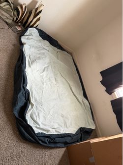 Queen blow up mattress