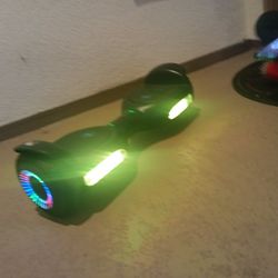 Selling Hoverboard It Works Good Wheels