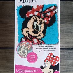 New Minnie Mouse Latch Hook Kit & Latch Hook Tool 