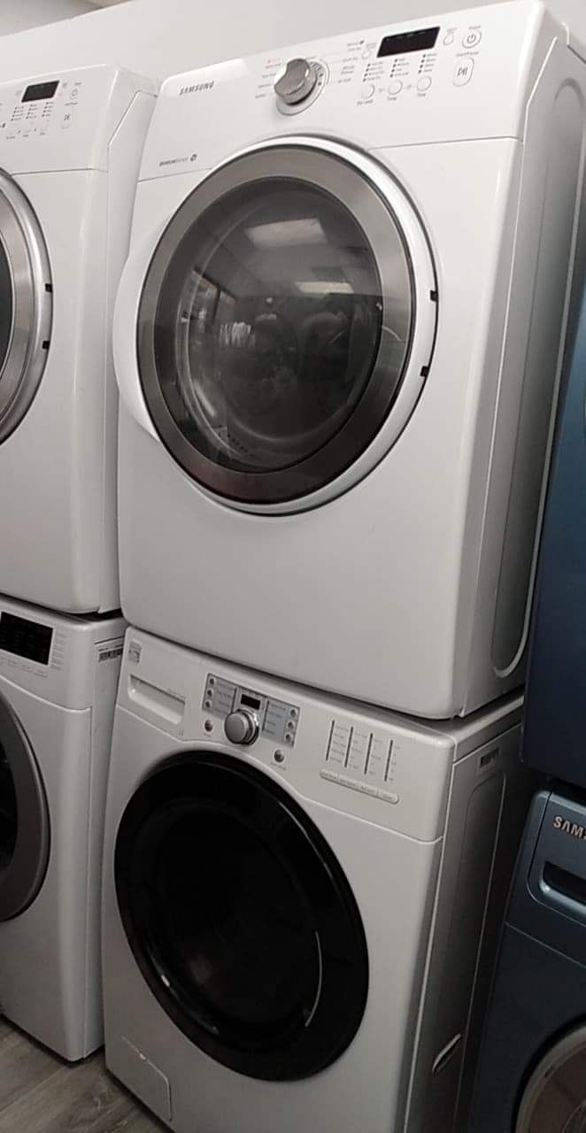 Kenmore Washer And Samsung Gas Dryer Set For $675