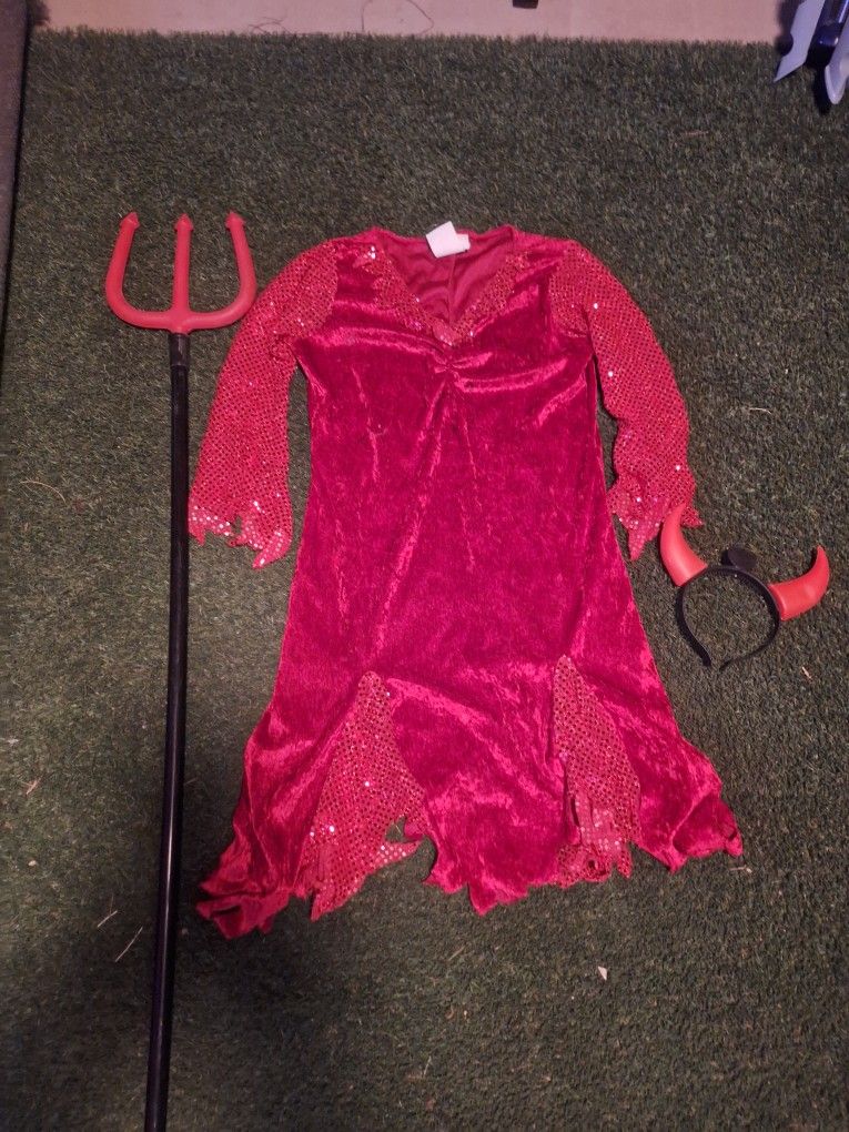 Halloween COSTUME SIZE SMALL/ AND Accessories.