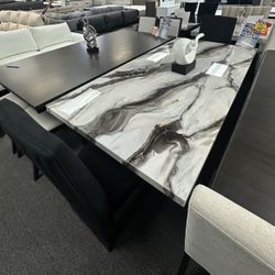 💌Valentines Day Sale ❤️ Table And 4 Chairs 🪑 Limited Time Offer!!