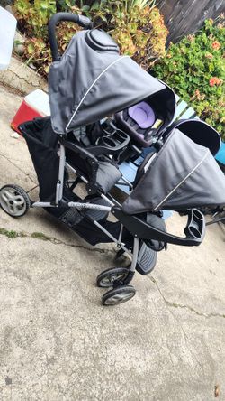 Double Stroller (Graco Duo Glider W/ 2 Graco Carseats)