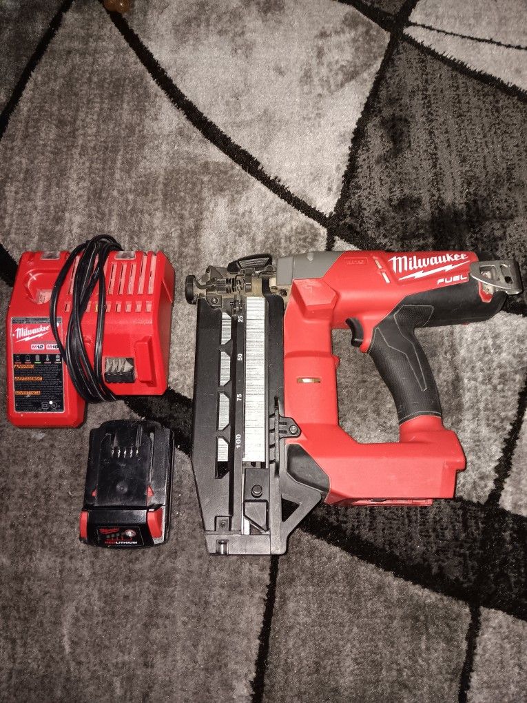 Milwaukee 16 Gauge Straight Finish Nailer 18 Volt for Sale in Elk Grove