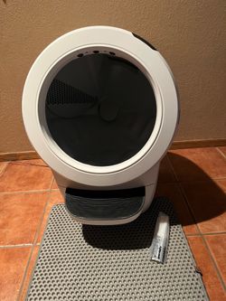 Litter-Robot 4- Automatic Self-Cleaning Litter Box + Accessories
