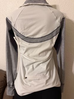 Lululemon jacket/sweater size 6