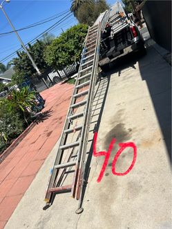 Escalera de 40 pies de aluminio, perfectas, condiciones muy barata