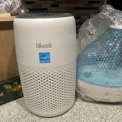 MUST GO BY THURSDAY – Air Purifier (Filter & Oils Included) + Humidifier (New) Bundle – $30