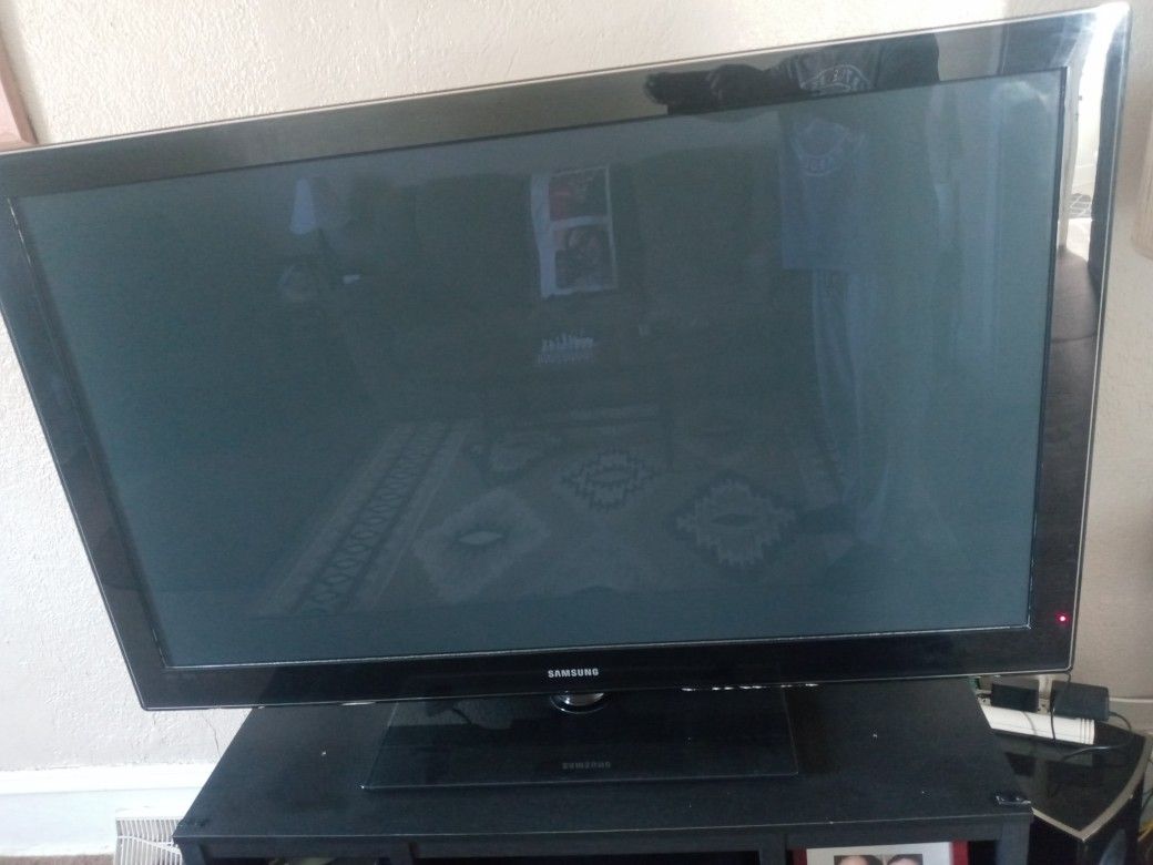 Samsung 58 Inch. Not A Smart Tv