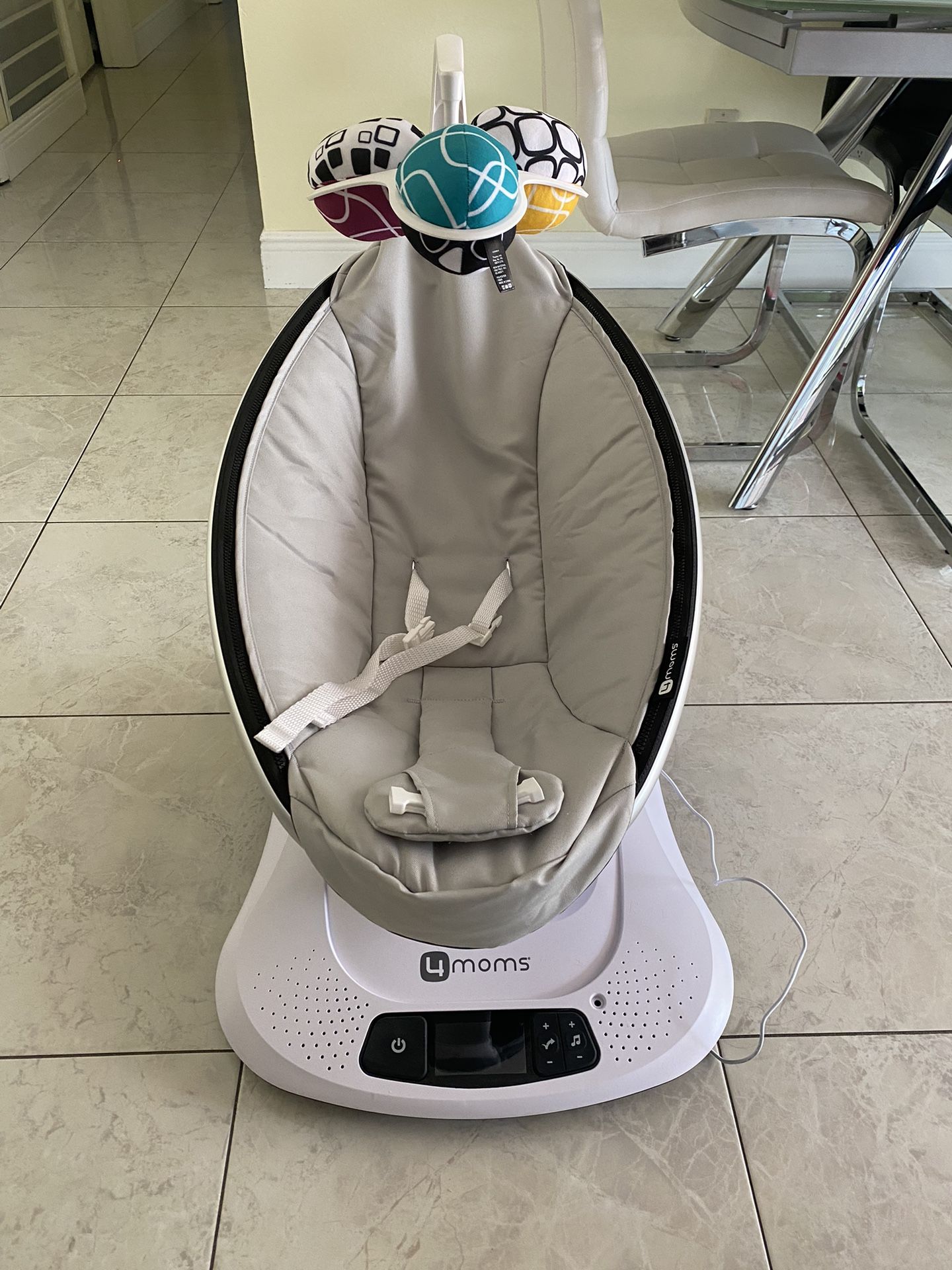 4moms MamaRoo Multi-Motion Baby Swing, Bluetooth Baby Swing with 5 Unique Motions, Grey