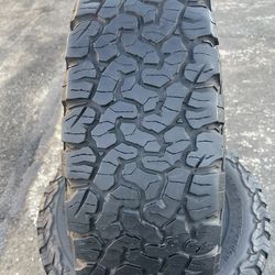 225/65/17 (4) Bfgoodrich Ko2 all terrain