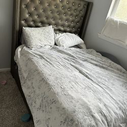 Queen Bed Frame W/o Mattress 
