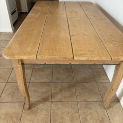Wooden Table In Excellent Condition 