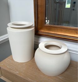Crate and Barrel Plateia Medium White Earthenware Vase 12"