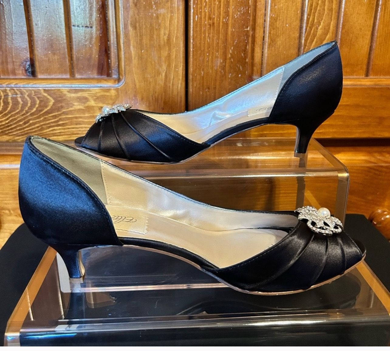 New Never Worn Size 10 1/2  Wide Width 