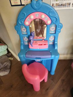 Little TIKE VANITY FOR LITTLE GIRL