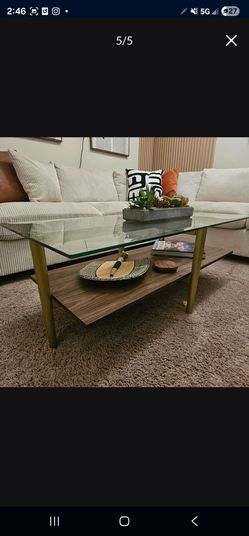 <<Beautiful Coffee Table for Sale $100