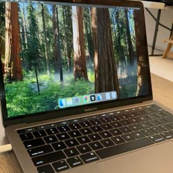 MacBook Pro 2019 - 13 Inch