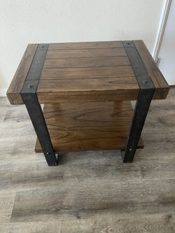 Wooden Side/End Table 