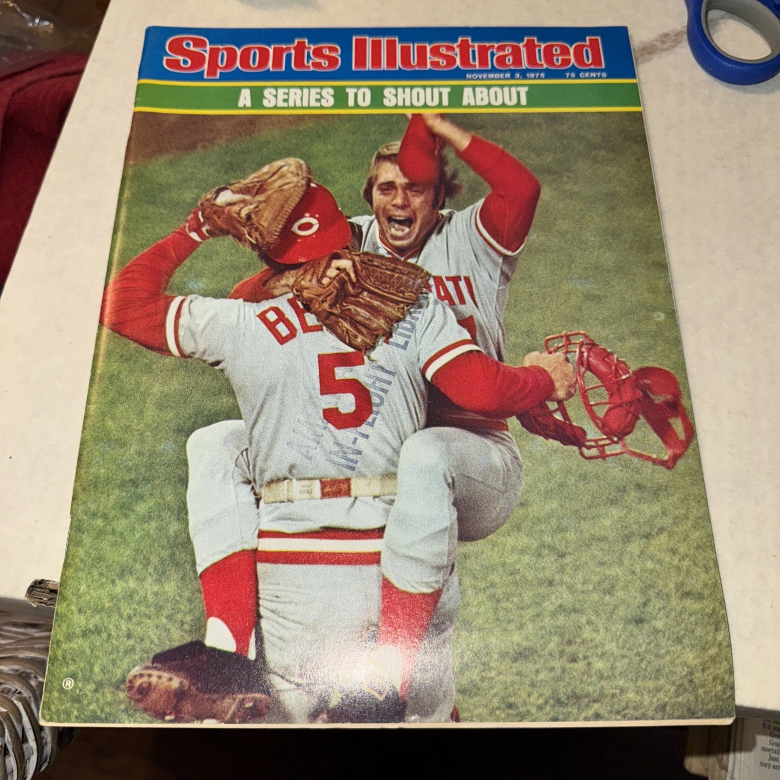 November 3, 1975 CINCINNATI REDS WORLD SERIES JOHNNY BENCH Sports Illustrated NL
